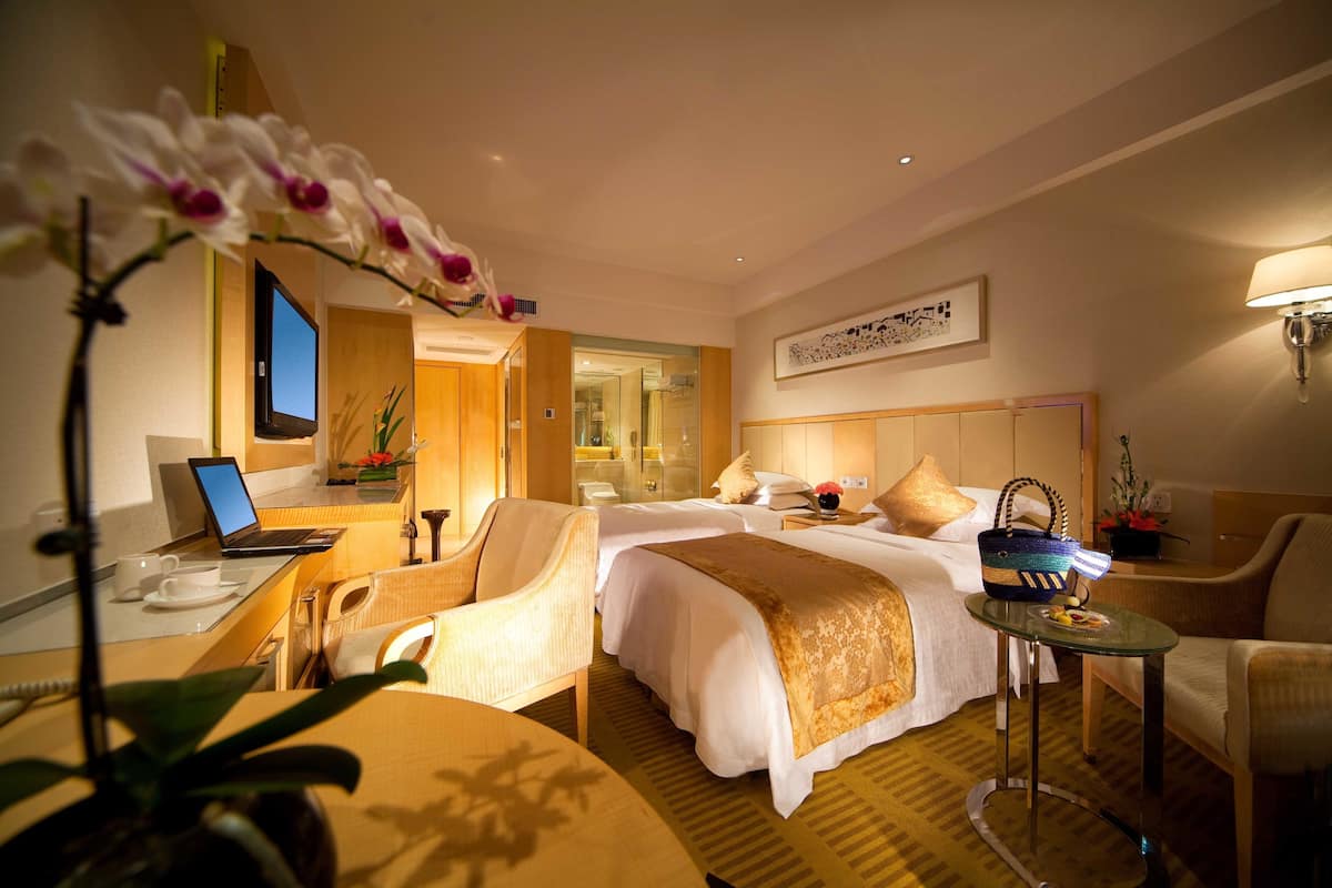 In-room safe, free WiFi, bed sheets