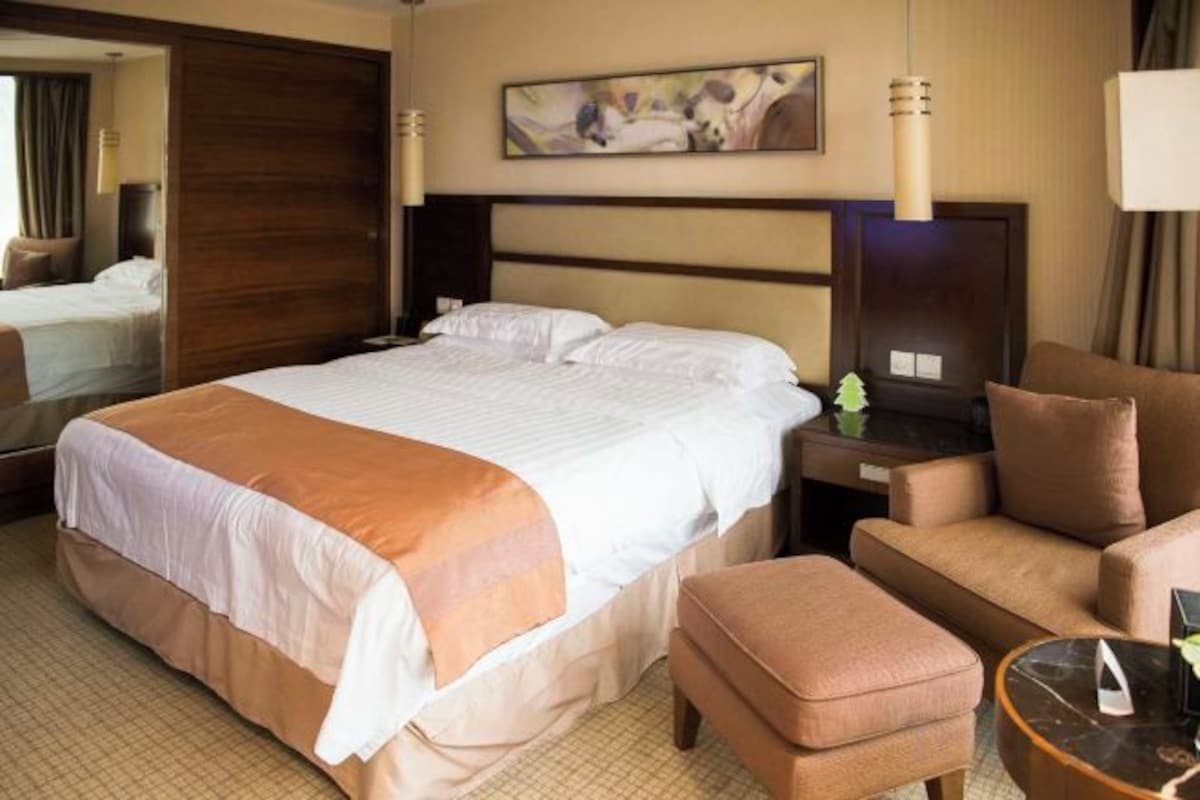 Caja fuerte, wifi gratis, ropa de cama