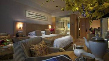 In-room safe, free WiFi, bed sheets