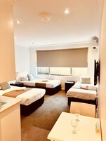 Classic Triple Room | Iron/ironing board, free WiFi, bed sheets