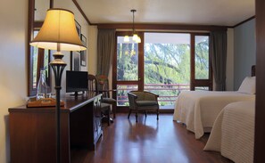 Standard Double Room | In-room safe, desk, laptop workspace, iron/ironing board