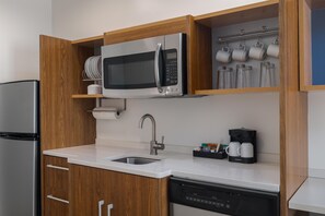 Private kitchen - Home2 Suites by Hilton Biloxi North/D'Iberville (D'Iberville)
