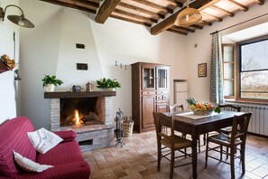 Apartment, 2 Bedrooms (Il Gelsomino) | Living area | 24-inch flat-screen TV with satellite channels, TV - I Pianelli (Murlo)