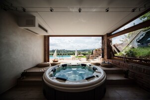 Couples treatment rooms, sauna, steam room, Turkish bath