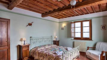 Frette Italian sheets, individually furnished, desk, iron/ironing board