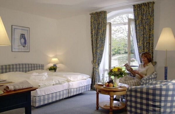 Individually furnished, desk, cots/infant beds, rollaway beds