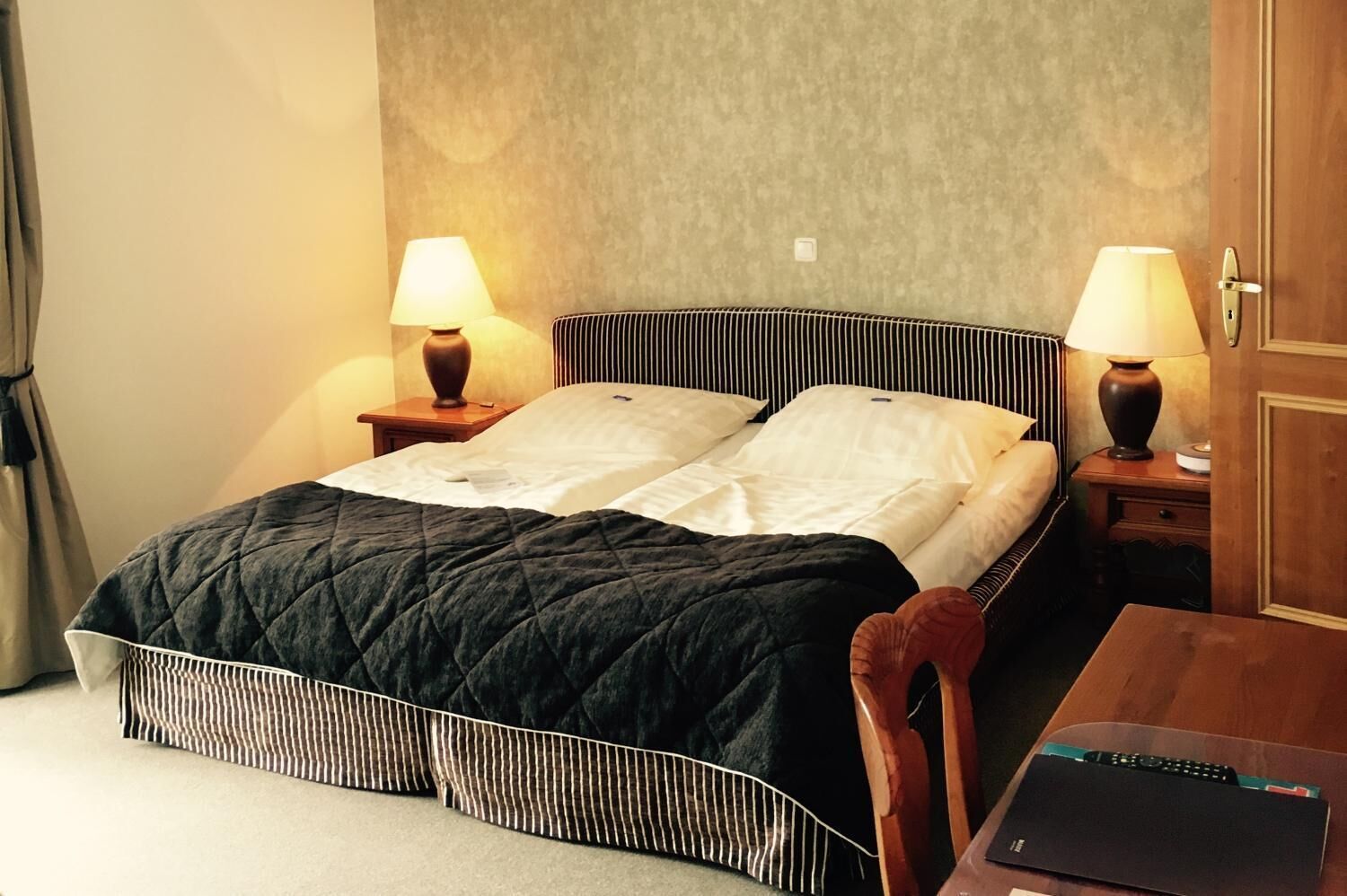 individually furnished, desk, cots/infant beds, rollaway beds