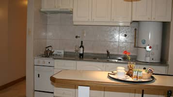 Fridge, microwave, coffee/tea maker