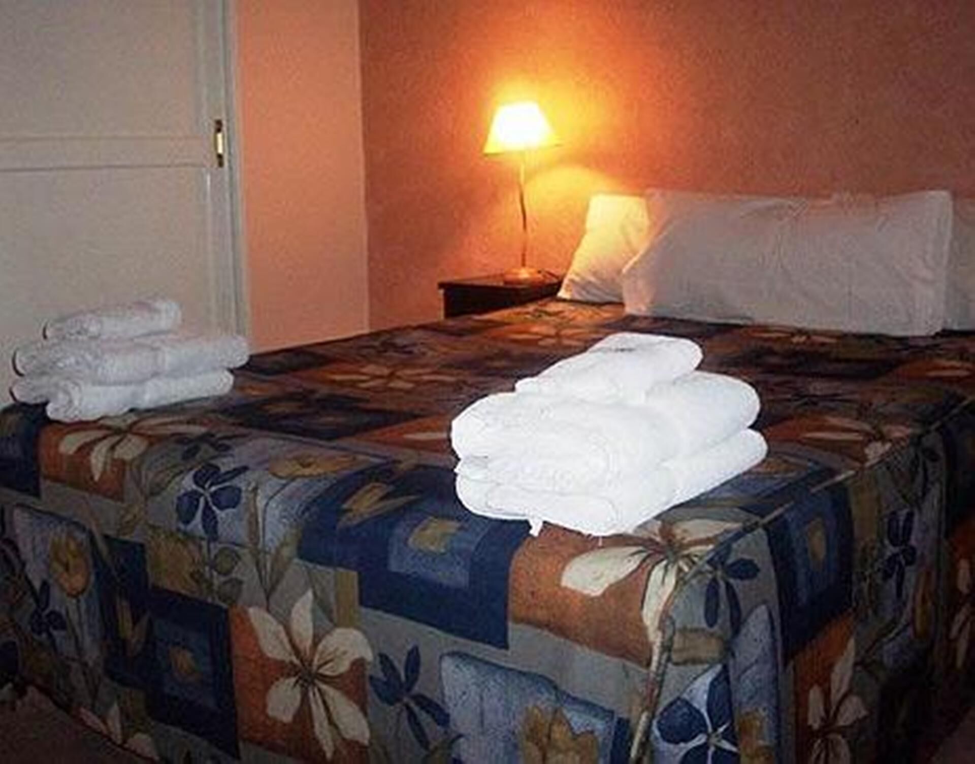 Ropa de cama de alta calidad, cubrecamas y colchones con pillow-top 