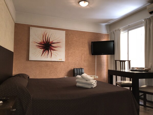 高档床上用品、羽绒被、加厚床垫、特色装修