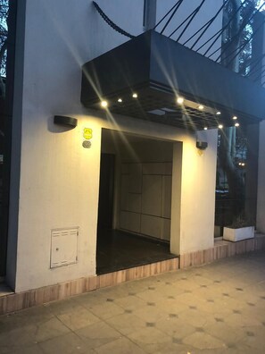 Front of property - Redentor Apart Hotel (Mendoza)
