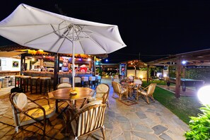 Snack bar