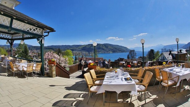 Outdoor dining - Hotel Restaurant Häupl (Seewalchen am Attersee)