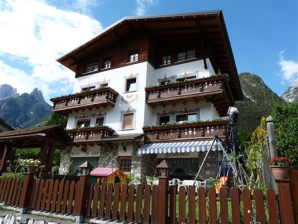 Front of property - Hotel Al Sole (Auronzo di Cadore)