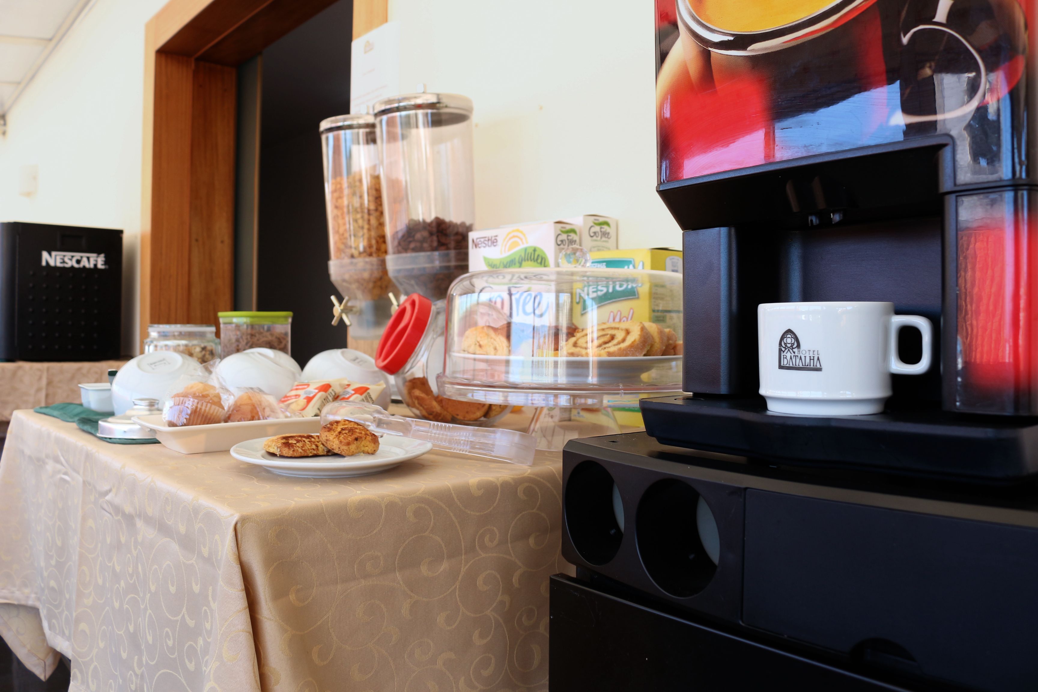free daily continental breakfast