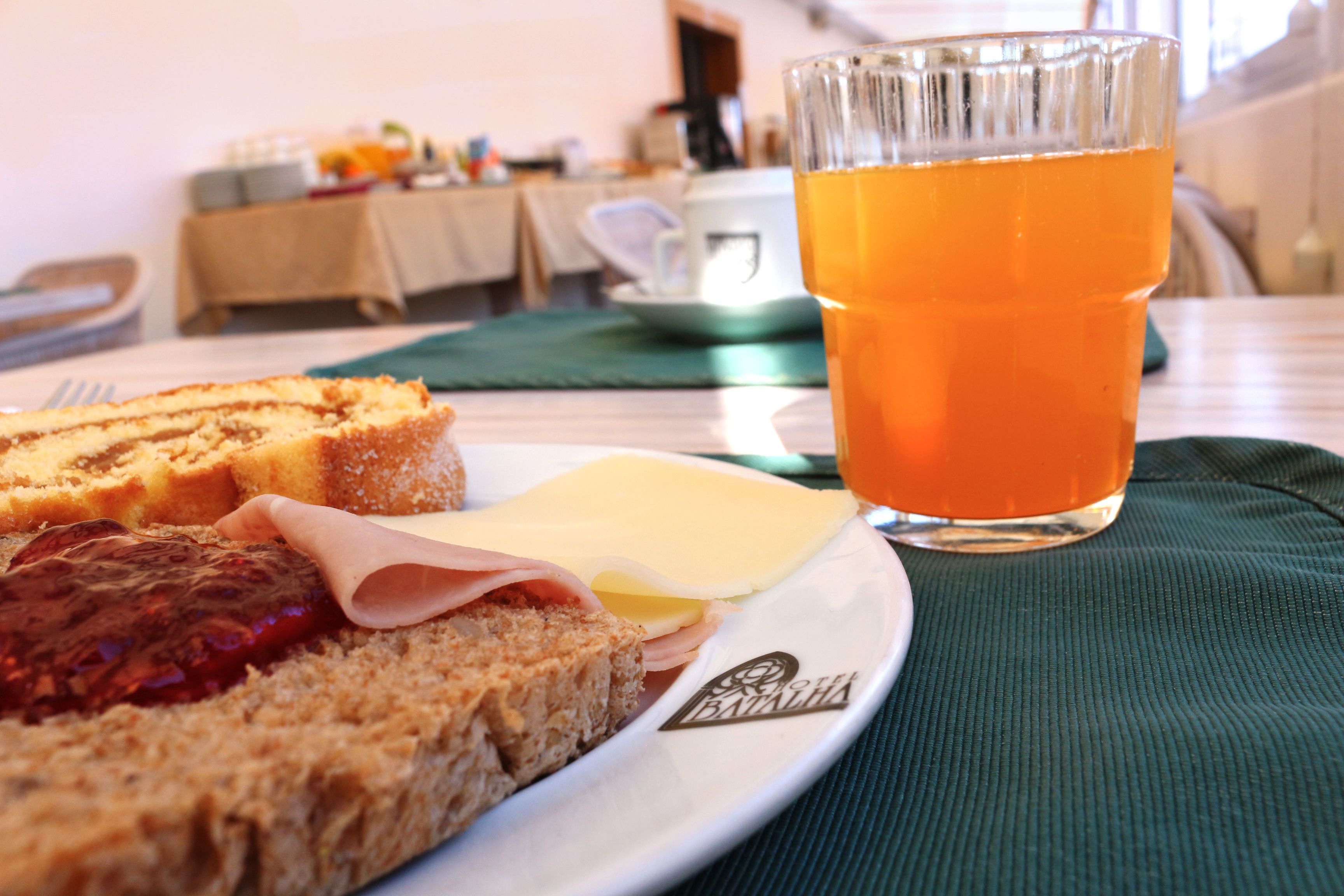 free daily continental breakfast