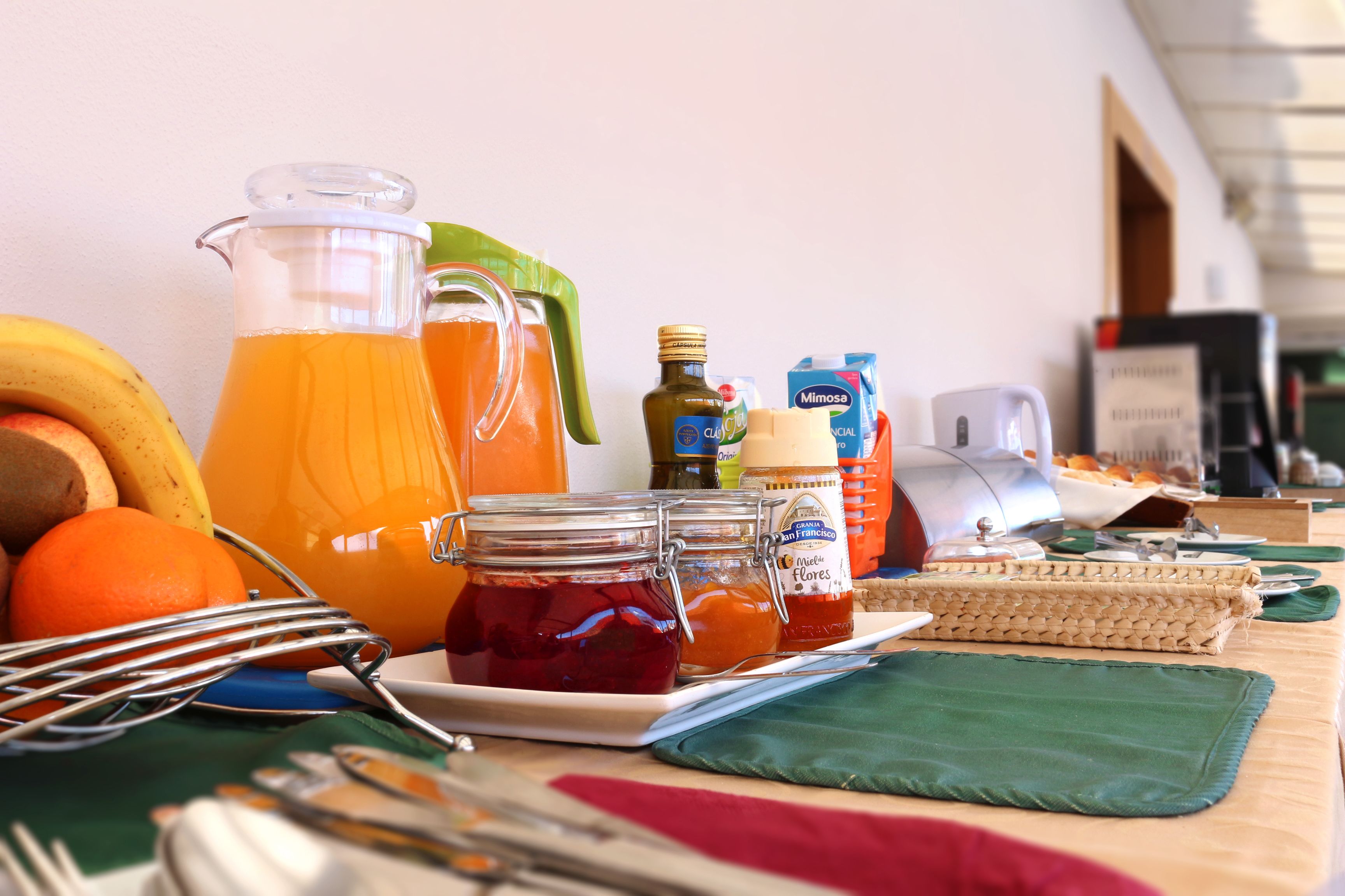 free daily continental breakfast