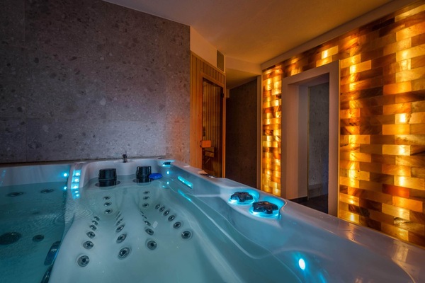 Sauna, hot tub, hydrotherapy, hot stone massages, deep-tissue massages