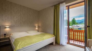 Rollaway beds, free WiFi, bed sheets