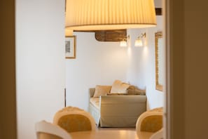 1 bedroom, in-room safe, soundproofing, free WiFi