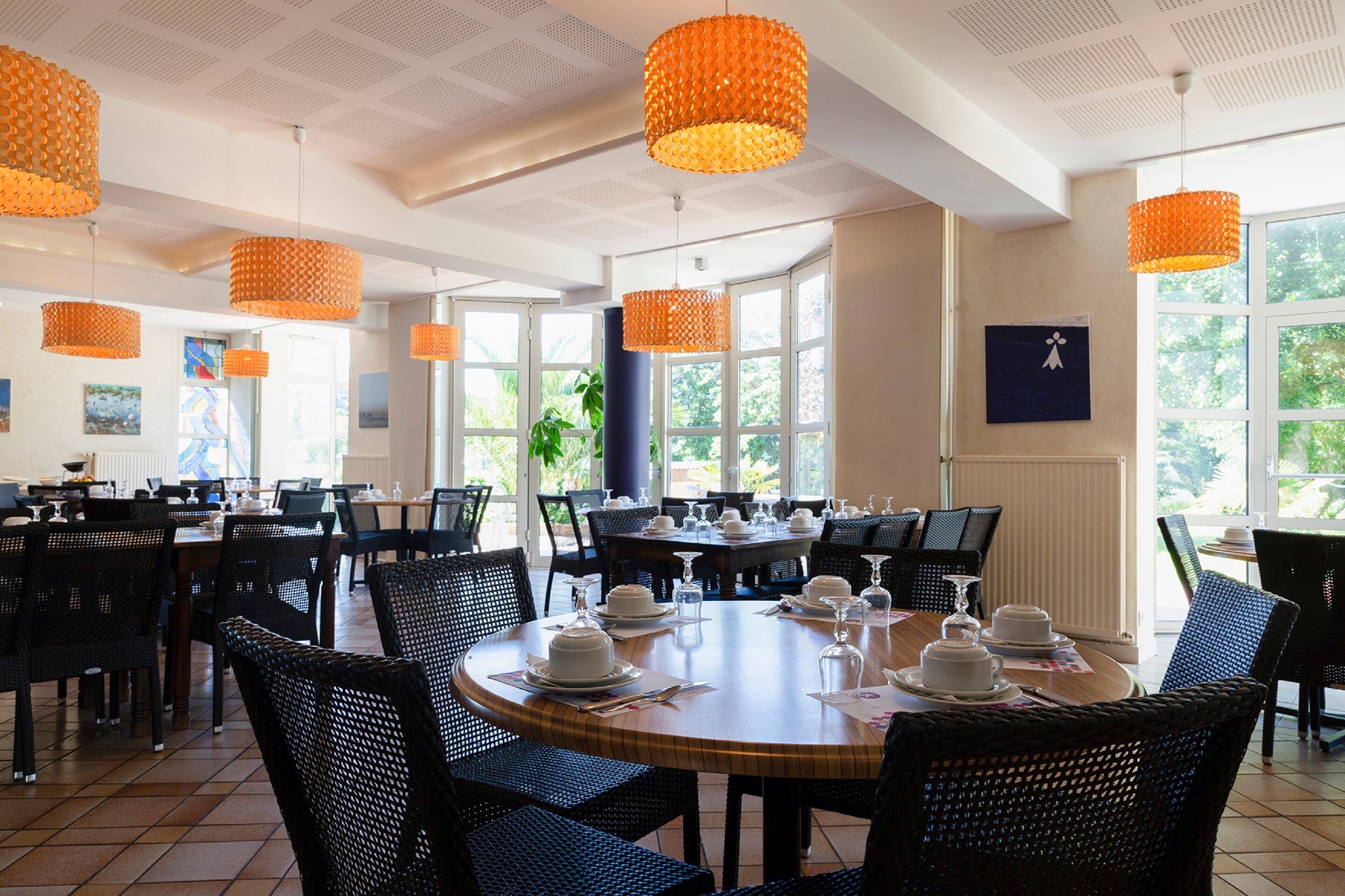 breakfast, lunch, dinner served; garden views