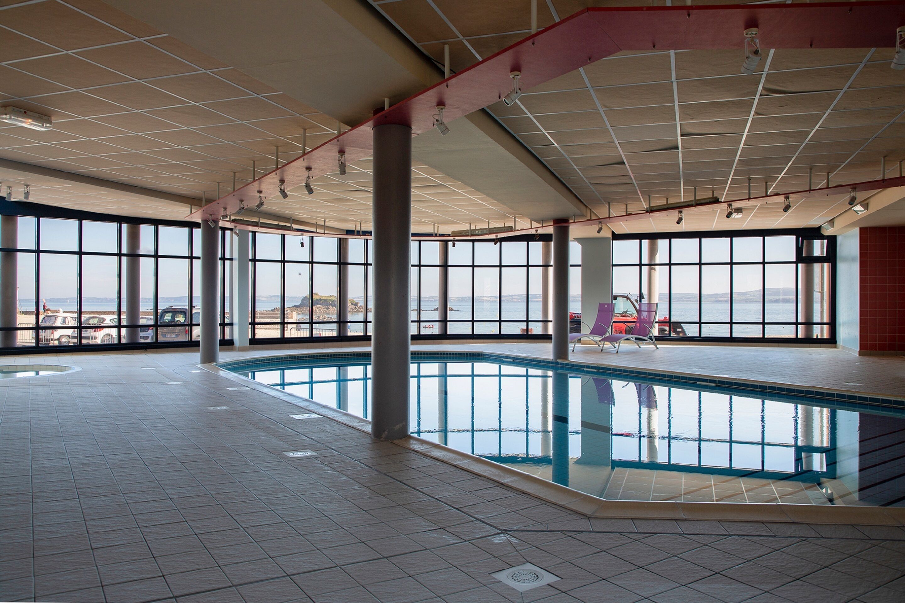 indoor pool, open 10:00 am to 10:30 pm, pool loungers