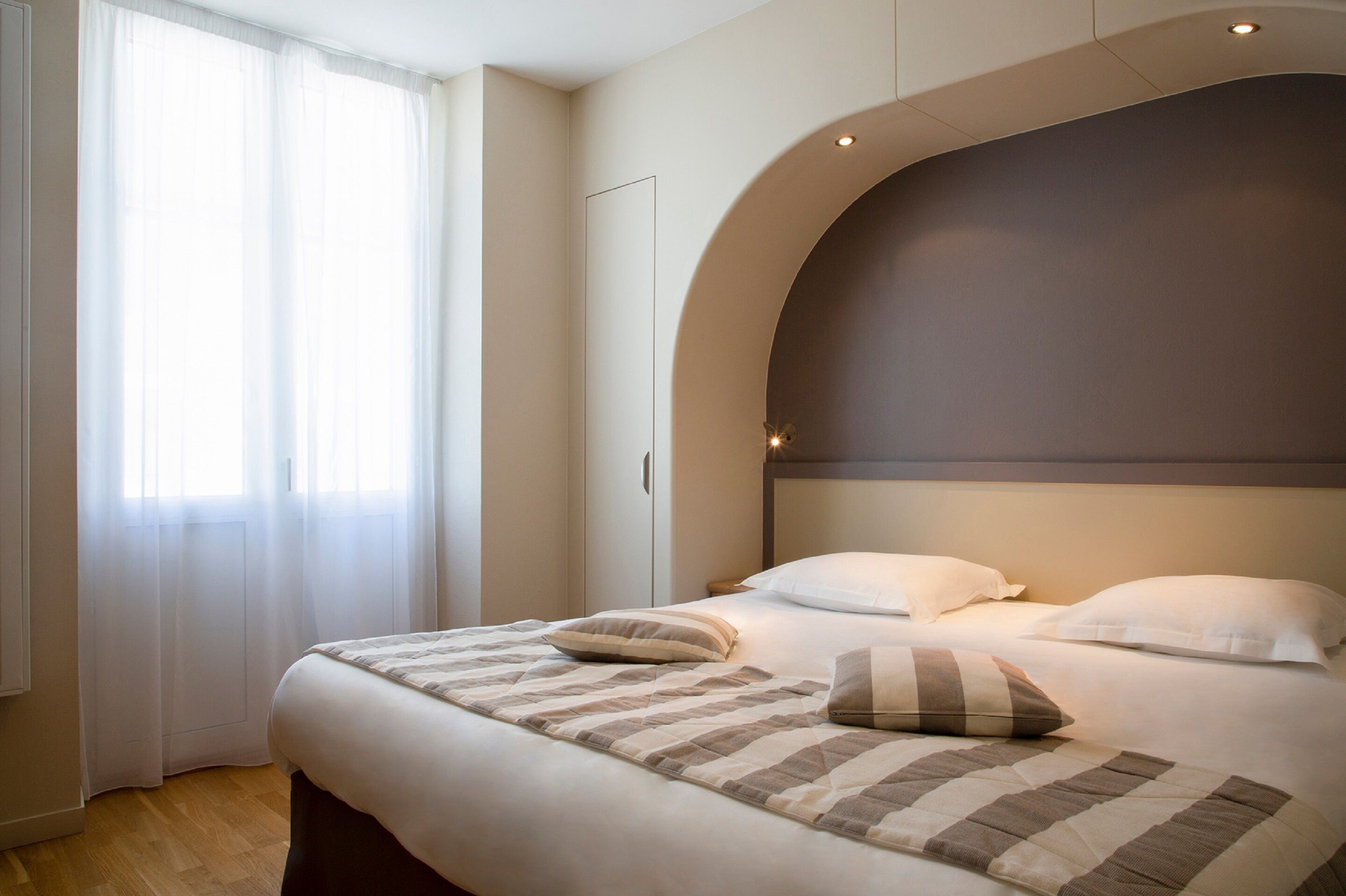 standard room | premium bedding, memory-foam beds, desk, laptop workspace