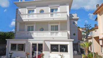 Fachada da propriedade