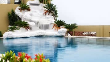 Außenpool, Liegestühle