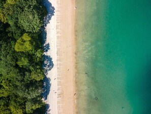 บนชายหาด, ผ้าเช็ดตัวชายหาด