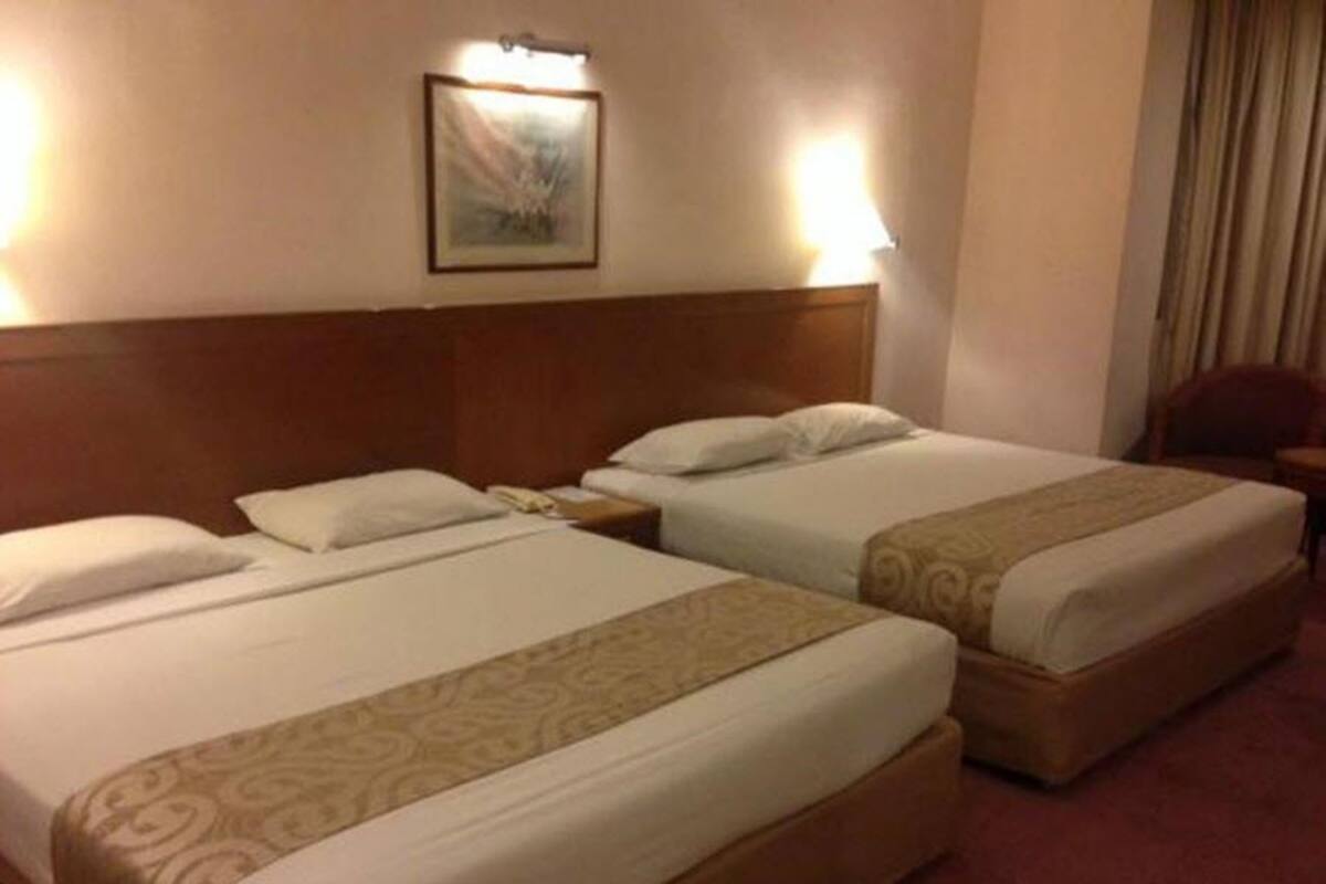 In-room safe, WiFi (free)