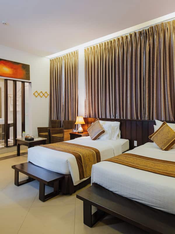 Superior Room | Premium bedding, pillowtop beds, minibar, in-room safe