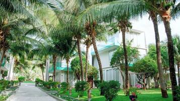 Deluxe-Zimmer, Gartenblick | Hochwertige Bettwaren, Pillowtop-Betten, Minibar, Zimmersafe