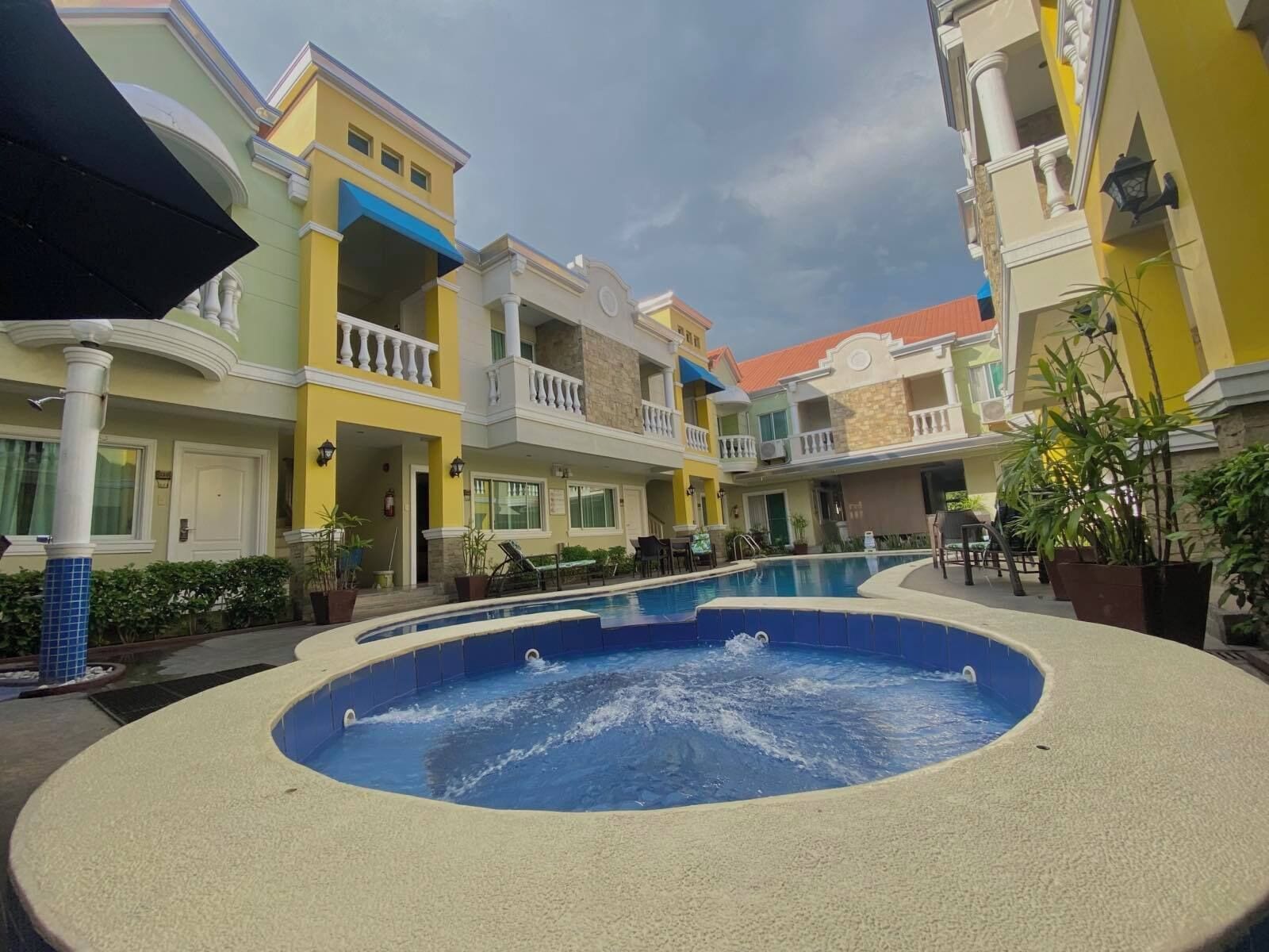 Outdoor pool, sun loungers