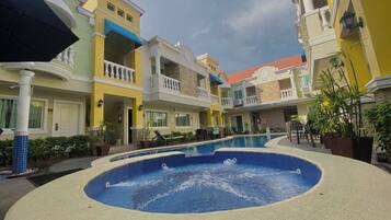 Outdoor pool, sun loungers