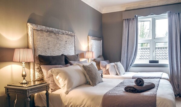 Family Room, Ensuite