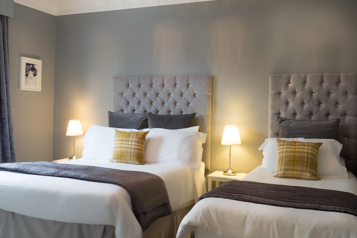 Perhehuone, kylpyhuone makuuhuoneen yhteydessä (Room 5)