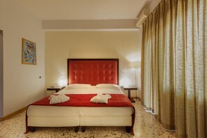 Premium bedding, down duvets, minibar, desk - Hotel Piazza Marconi (Cassino)
