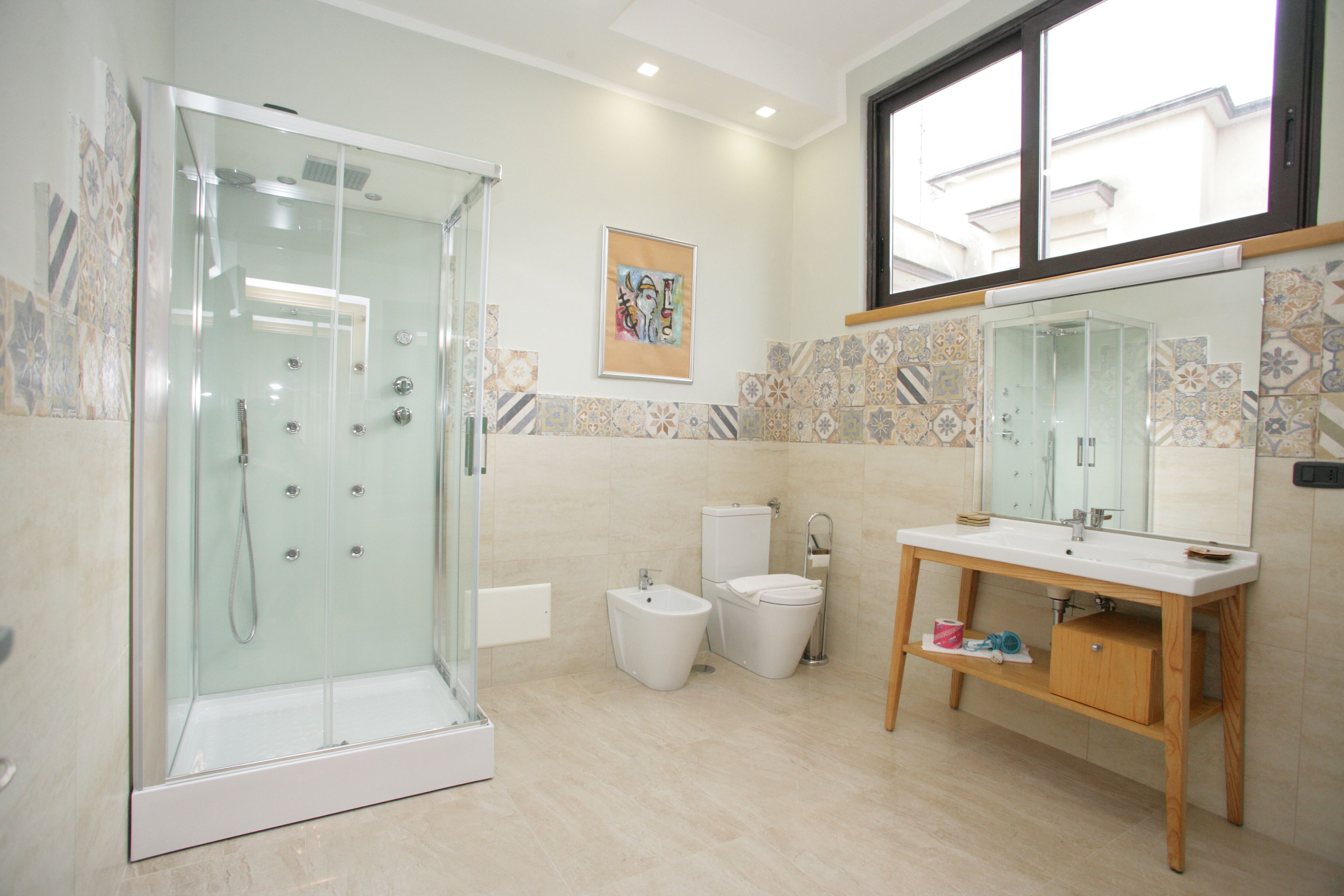 double room | bathroom | free toiletries, hair dryer, bathrobes, bidet
