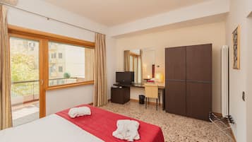Literie de qualité supérieure, couette en duvet d'oie, minibar, bureau