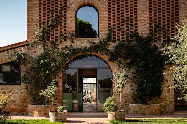 Se sirven desayunos, almuerzos y cenas; cocina regional