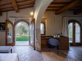 Suite | Biancheria da letto di alta qualità, minibar, una cassaforte in camera