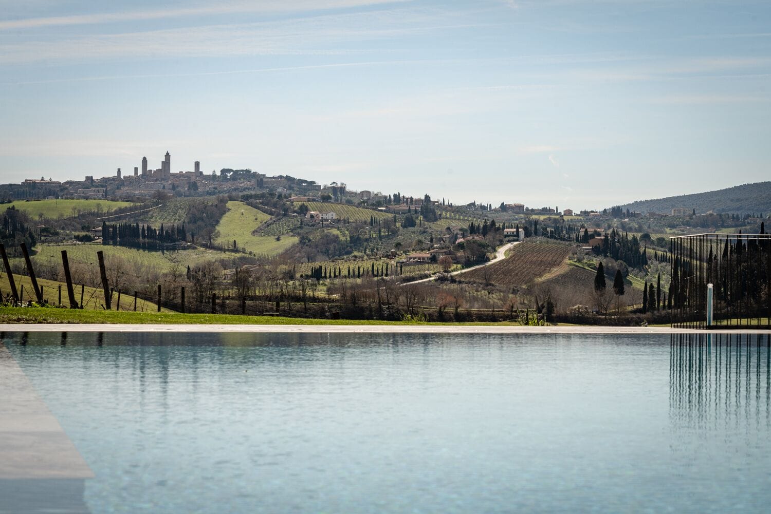 季节性开放的室外游泳池