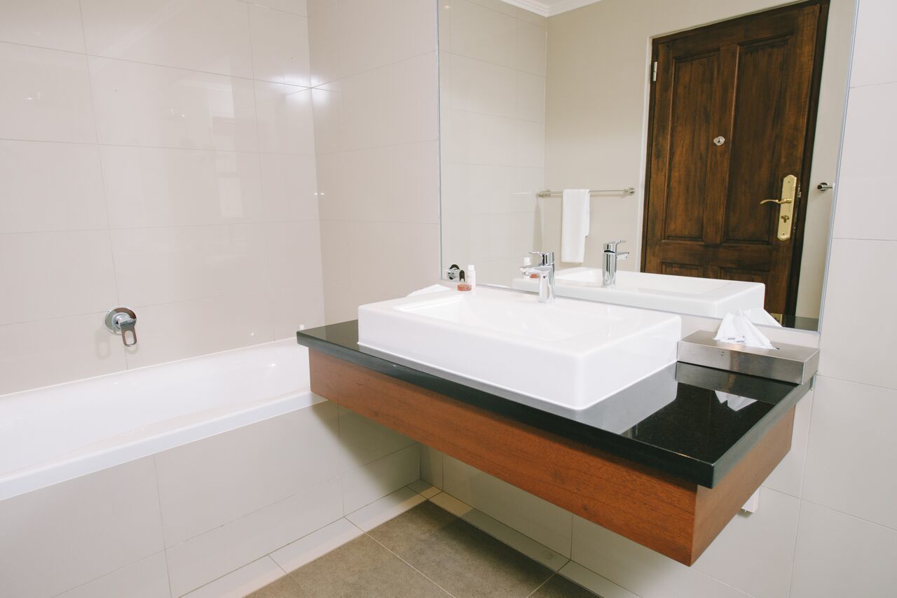 deep-soaking bathtub