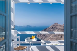 Irida Nest | View from room - Helestia Pocket Hotel, Caldera Santorini (Santorini)