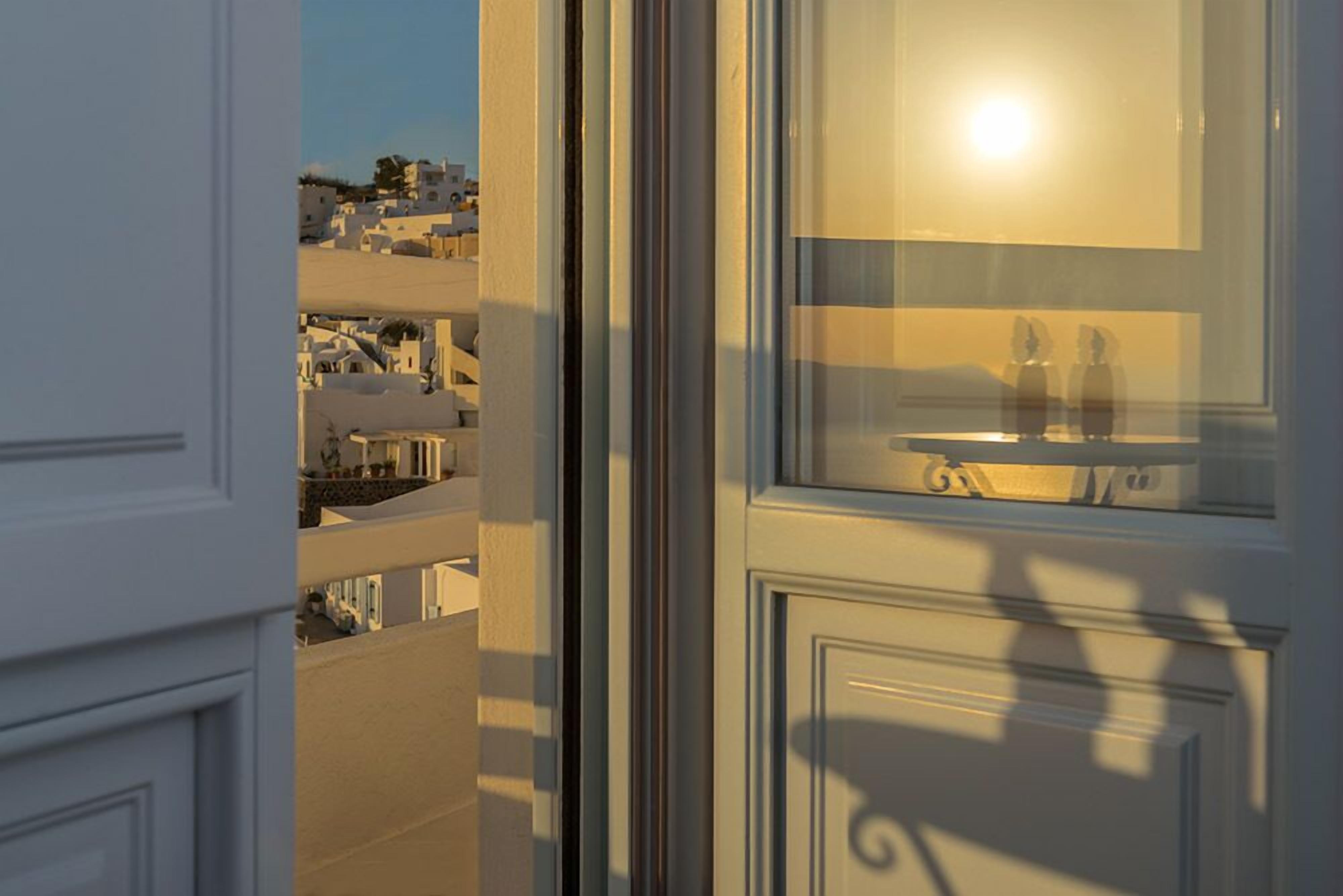 Photo - Helestia Pocket Hotel, Caldera Santorini