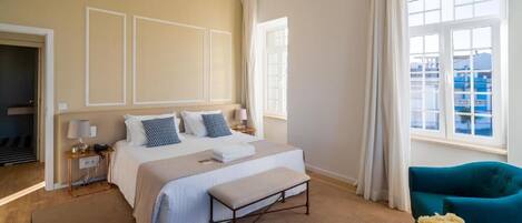 Suite, Beach View | 1 bedroom, in-room safe, desk, laptop workspace