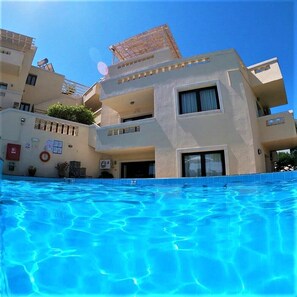 Suite familiar, 1 habitación, vista al mar (4 persons) | Vista frontal de la propiedad