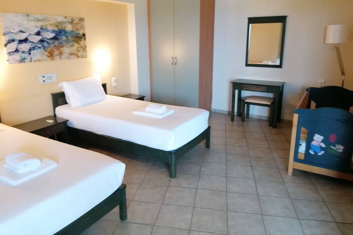 Family Apartment, 2 Bedrooms, Sea View (6 persons)