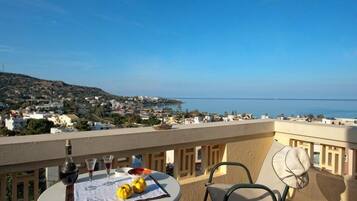 Apartemen Keluarga, 2 kamar tidur, pemandangan laut (5 persons) | Seprai antialergi, bantalan ekstra lembut, dan brankas